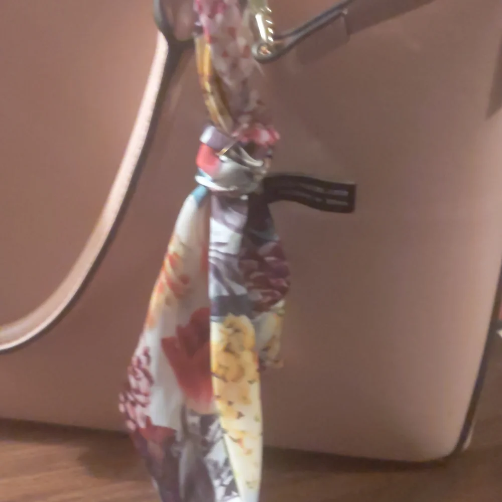 Anne Klein light pink Satchel - Picture 4 of 16